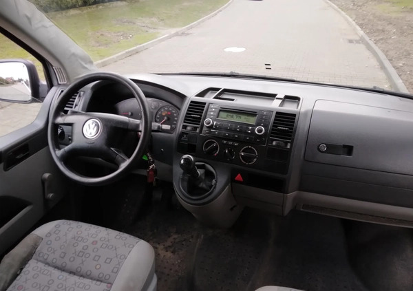 Volkswagen Caravelle cena 36900 przebieg: 296000, rok produkcji 2004 z Działoszyn małe 254